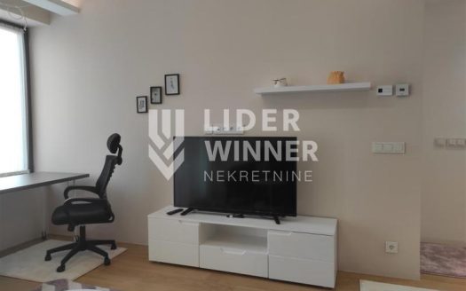 2.0 lux stan, Sakura park, garažno mesto