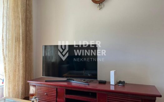 Namešten 3.0 stan, Crveni Krst