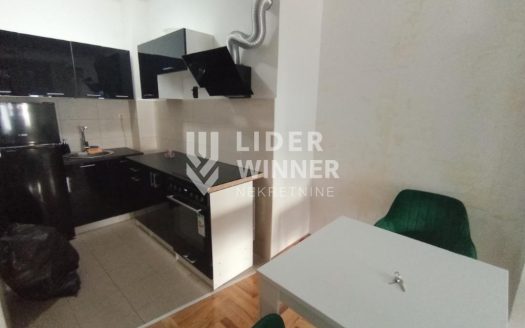 Namešten 2.0 stan, Crveni Krst