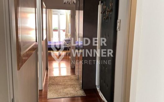 Lux stan na dobroj lokaciji