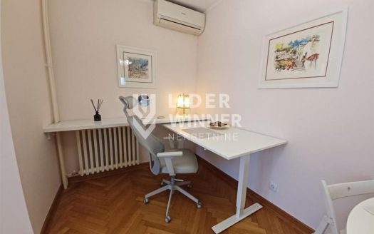 Stan u centru Vračara