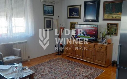 2.0 stan u odličnom stanju, Ledine kod Hollywood-a