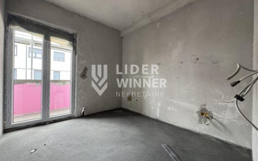 Novogradnja, Lux 3.0 sa baštom, garažno mesto