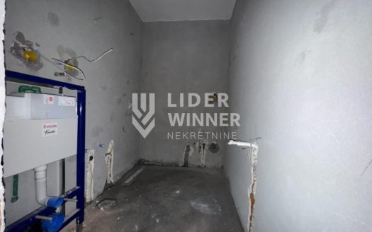 Novogradnja, Lux 3.0 sa baštom, garažno mesto.