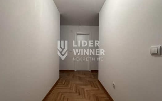 Lux 4.0 stan u Profesorskoj koloniji