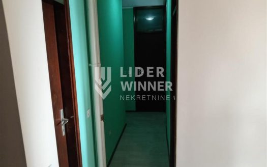 Stan na top lokaciji, Crveni Krst