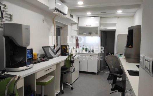 Stan/poslovni prostor – renoviran