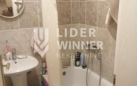 Uknjižen, dobra lokacija