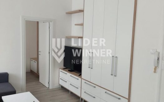 1.0 stan, Stari Grad, Dom Omladine