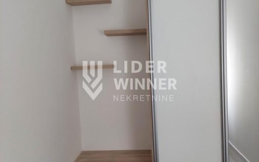 1.0 stan, Stari Grad, Dom Omladine