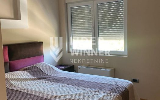 Nov, kompletno namešten