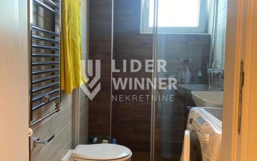 Nov, kompletno namešten