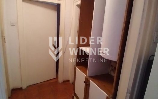 Prelep stan u srcu Dedinja, retko u ponudi