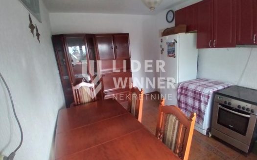 Prelep stan u srcu Dedinja, retko u ponudi