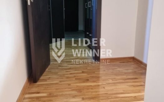 Prodaje se apartman u mirnom delu Zlatibora