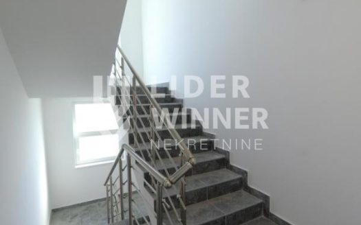 Zemun polje, nov, uknjižen,odmah useljiv