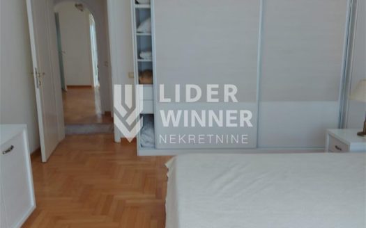 Odličan, lux salonac na top lokaciji