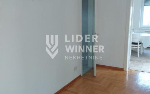 Odličan, lux salonac na top lokaciji