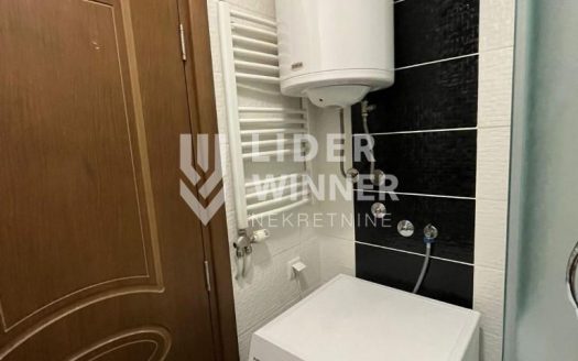 Namešten 3.0 stan, Crveni Krst