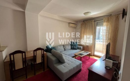 Namešten 3.0 stan, Crveni Krst