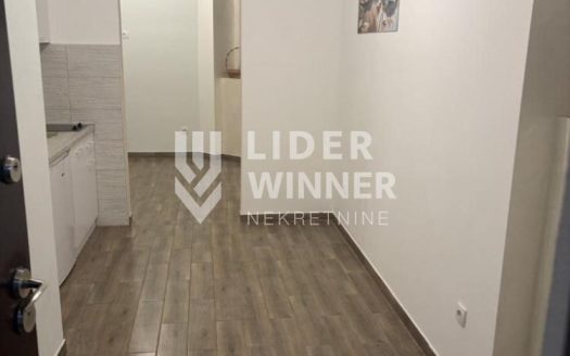 trg Republike 1.0 prazan stan