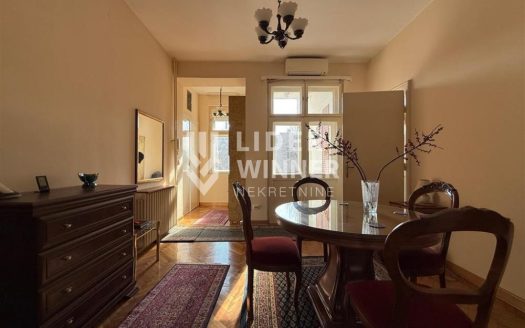 Salonac sa parkingom i terasom!