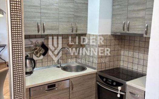 Lux stan kod Cvetkove pijace