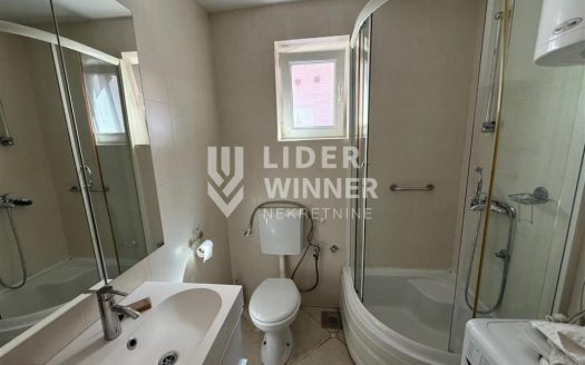 Sa prelepom terasom, preporuka