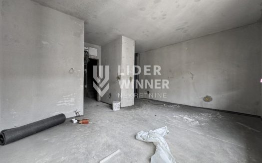 Novogradnja, Lux 3.0 sa baštom, garažno mesto