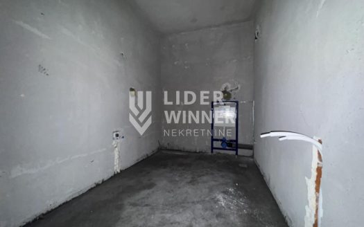 Novogradnja, Lux 3.0 sa baštom, garažno mesto