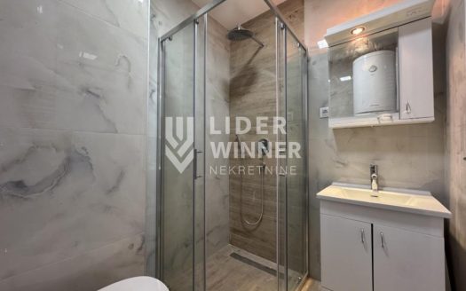 Lux 4.0 stan u Profesorskoj koloniji