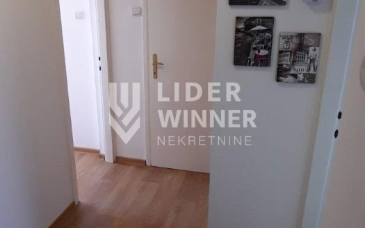 Odličan stan sa parking mestom