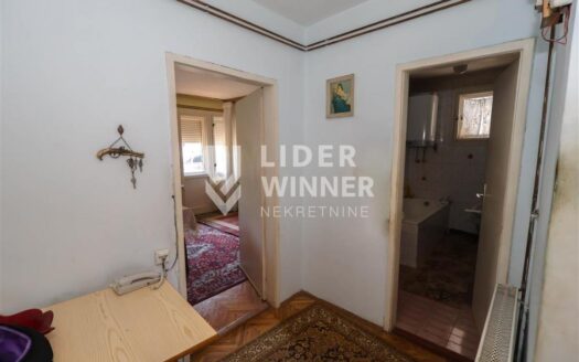 Vertikala kuće sa dva odvojena stana